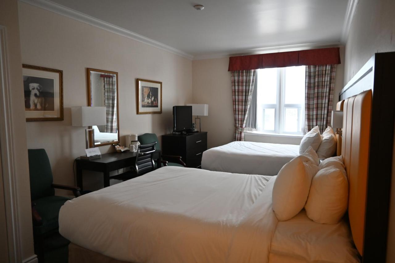 Hotel The 4*