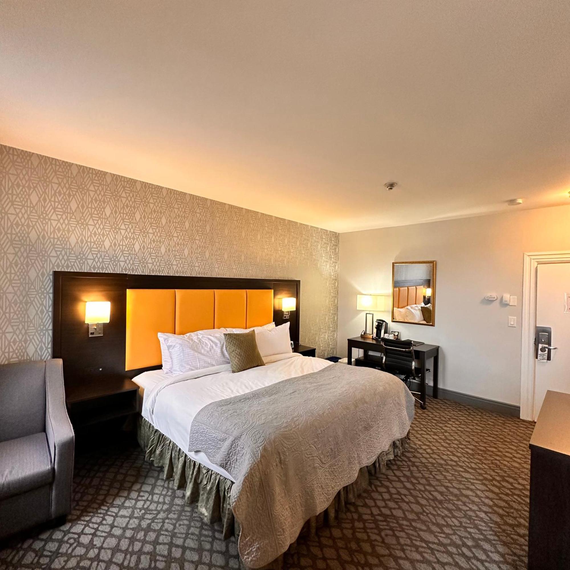 The 4* Gananoque